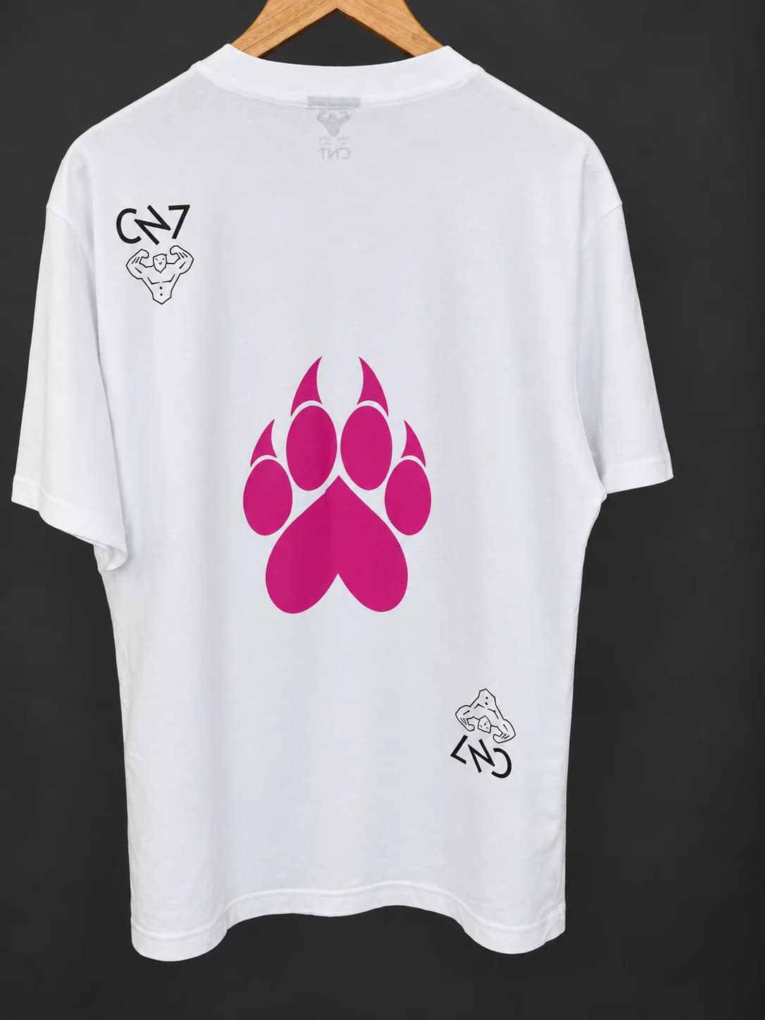 Tricou CNT Pawternic alb, spate, laba roz mare